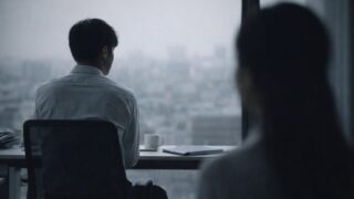 ぶっきらぼうな男性