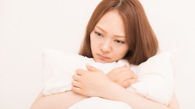 私の気持ちが彼に伝わらないと感じている女性