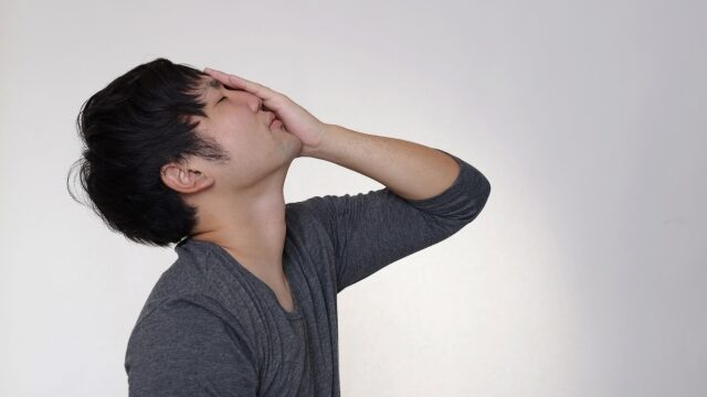 燃え尽きた男性