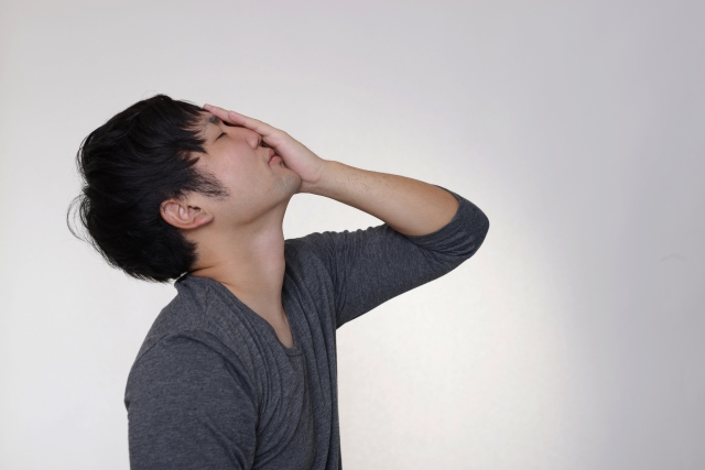 燃え尽きた男性