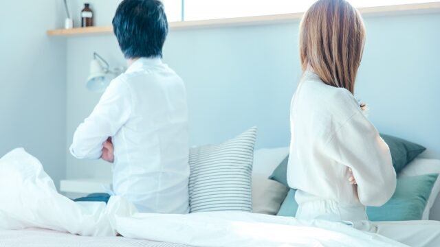 価値観が合わず主導権争いをする男女