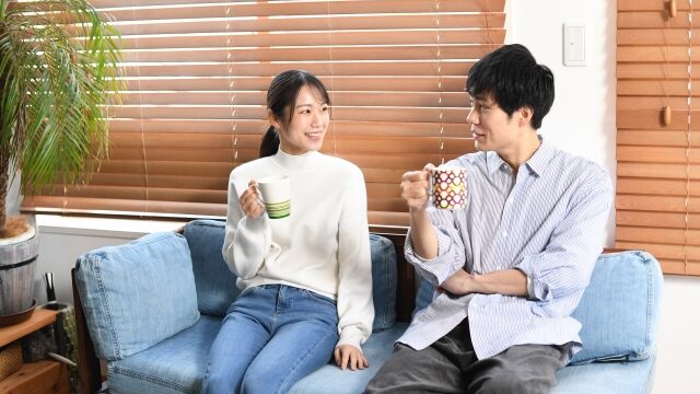 いい印象を残しながら会話する男女