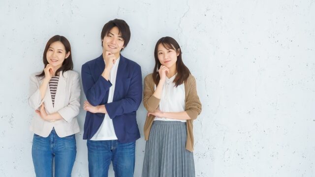 幸せと向き合う男性と女性