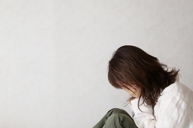 傷つく女性