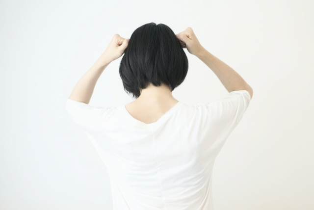 自分を責める女性