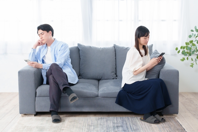 ケンカする夫婦