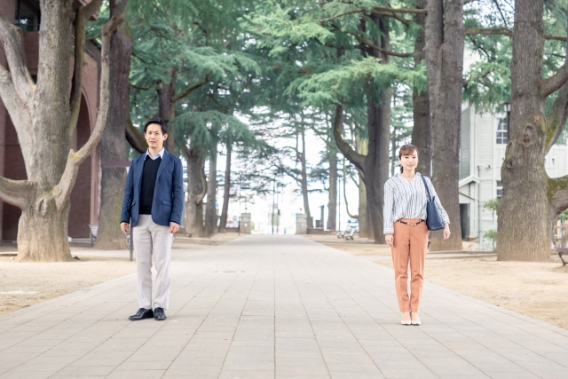 距離のある男女