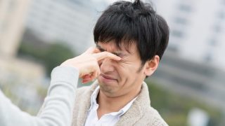 ネチネチいう女性